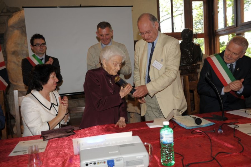 Rita Levi Montalcini 2009 12 Rita Levi Montalcini 2009 12